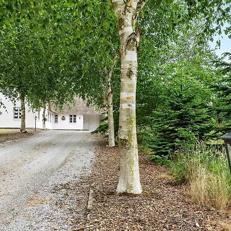 Дом отдыха Luxury Retreat With Hot Tub - By Traum *