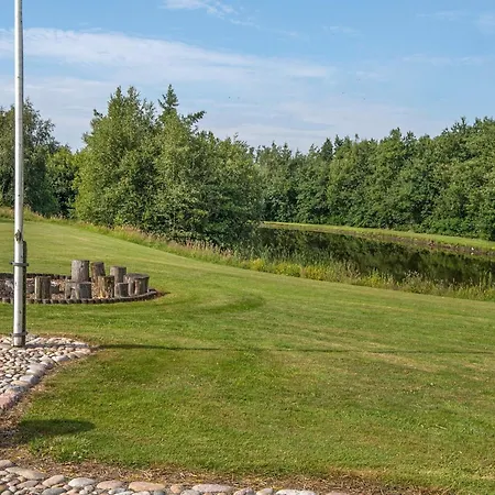 Luxury Retreat With Hot Tub - By Traum *